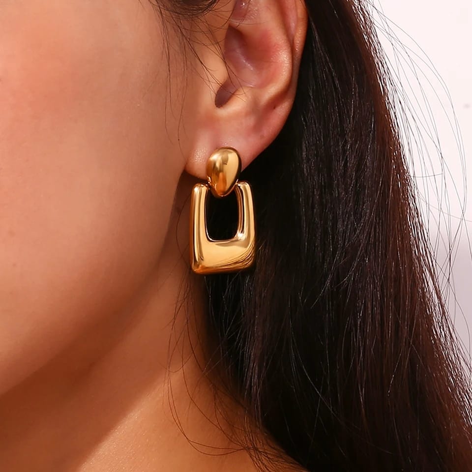 Amora Earrings